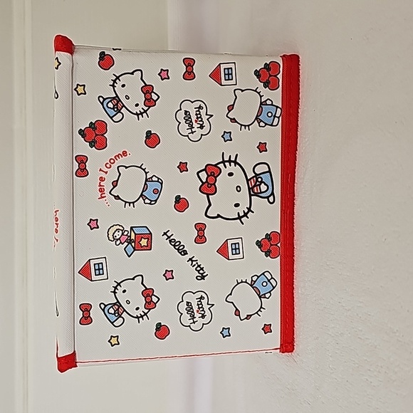 Hello Kitty Storage Box - Picture 2 of 5